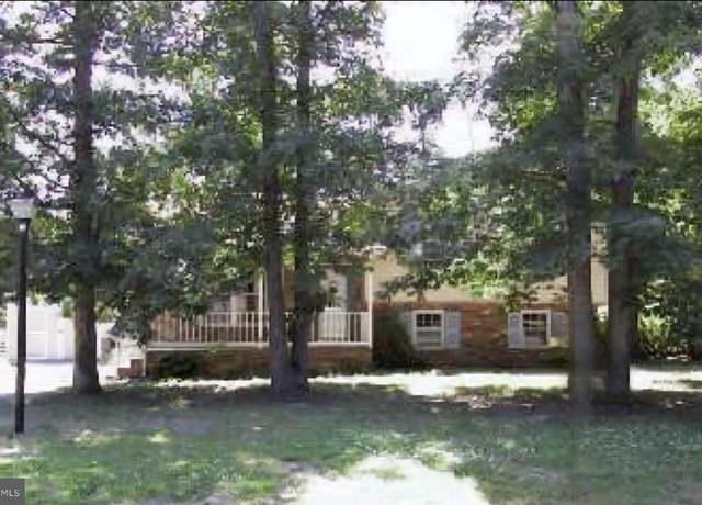 Property at 204 Gallimore Dr, Fredericksburg, VA 22407, 3 beds, 2 baths