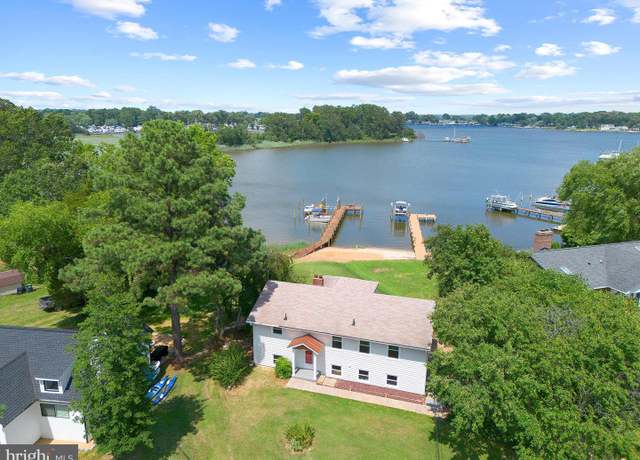 Property at 19 Avalon Rd, Colonial Beach, VA 22443, 4 beds, 3 baths
