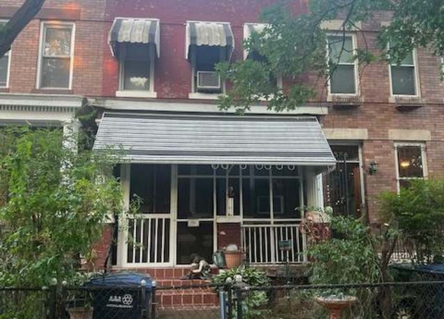 Property at 556 14th St SE, Washington, DC 20003, 3 beds, 1.5 baths