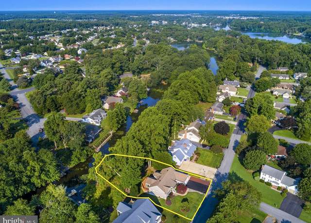 Property at 31460 Point Dr, Lewes, DE 19958, 4 beds, 3.5 baths