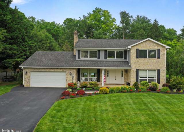 Property at 11025 Eastwood Dr, Hagerstown, MD 21742, 3 beds, 2.5 baths