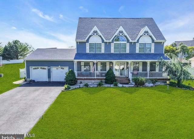 Property at 1177 Aster Dr, Toms River, NJ 08753, 4 beds, 2.5 baths