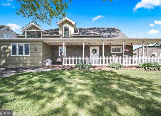 Property at 14 Rolling Ln, Levittown, PA 19055, 4 beds, 2 baths