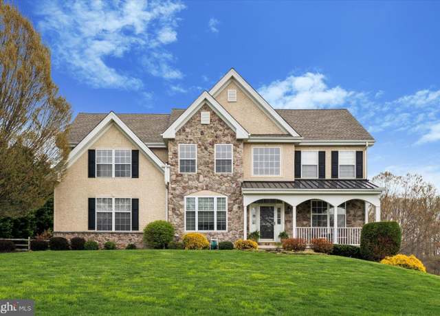 Property at 1 Hiview Dr, Avondale, PA 19311, 4 beds, 3.5 baths