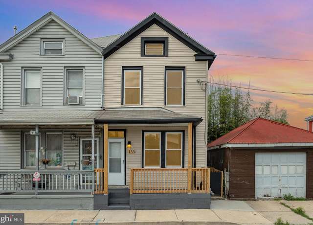 Property at 133 E Scull St, Lebanon, PA 17046, 3 beds, 1.5 baths