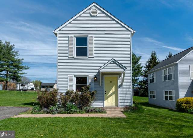 Property at 112 Stephanie Ln, Collegeville, PA 19426, 3 beds, 1.5 baths