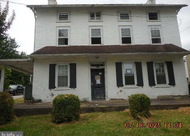 Property at 510 Germantown Pike, Lafayette Hill, PA 19444, 4 beds, 1.5 baths