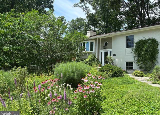 Property at 4835 9th St S, Arlington, VA 22204, 4 beds, 3 baths