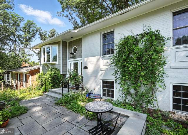 Property at 4835 9th St S, Arlington, VA 22204, 4 beds, 3 baths