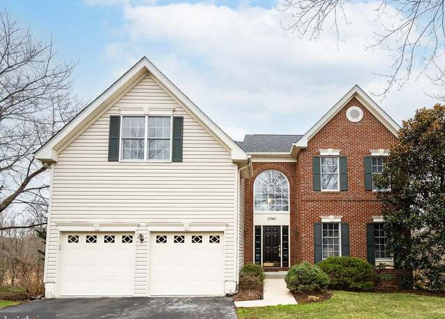 Property at 13365 Horsepen Woods Ln, Herndon, VA 20171, 4 beds, 3.5 baths