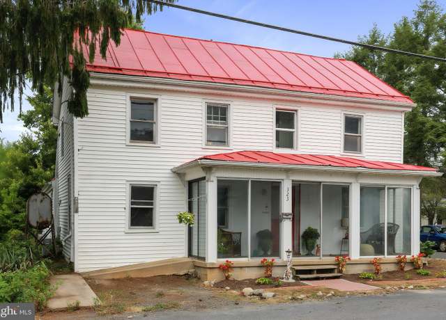 Property at 323 N Church St, Woodstock, VA 22664, 3 beds, 1 bath