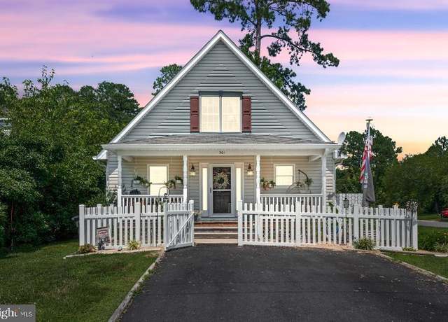 Property at 301 3rd St, Colonial Beach, VA 22443, 3 beds, 2.5 baths