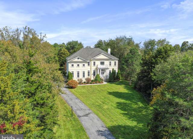 Property at 103 Southern Dr, Strasburg, VA 22657, 4 beds, 3.5 baths