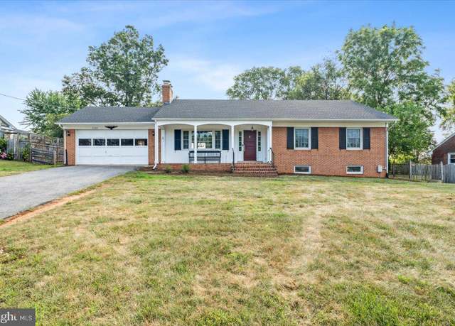 Property at 8789 Hickory Hl, Walkersville, MD 21793, 5 beds, 3 baths