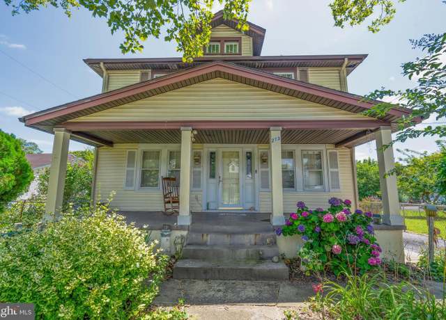Property at 213 W Quince St, Vineland, NJ 08360, 3 beds, 1 bath