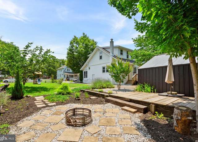 Property at 104 Richland Ave, Hamilton, NJ 08629, 2 beds, 1.5 baths