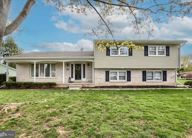 Property at 50 Hillside Dr, Carlisle, PA 17013, 4 beds, 2.5 baths