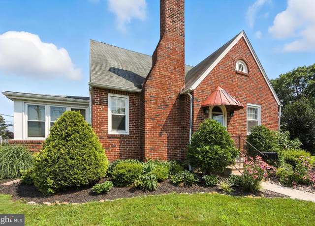 Property at 800 Willow St, Pottstown, PA 19464, 4 beds, 1.5 baths