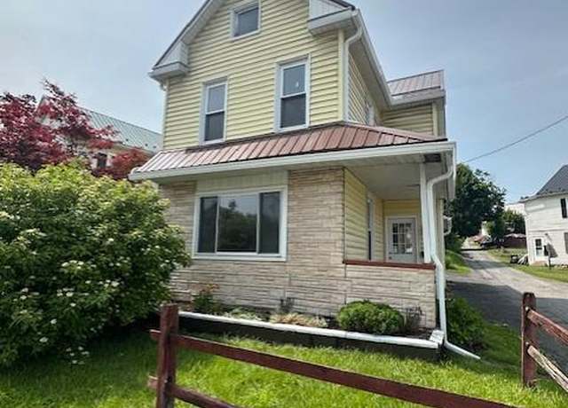 Property at 119 S Walnut St, Lewistown, PA 17044, 3 beds, 1.5 baths