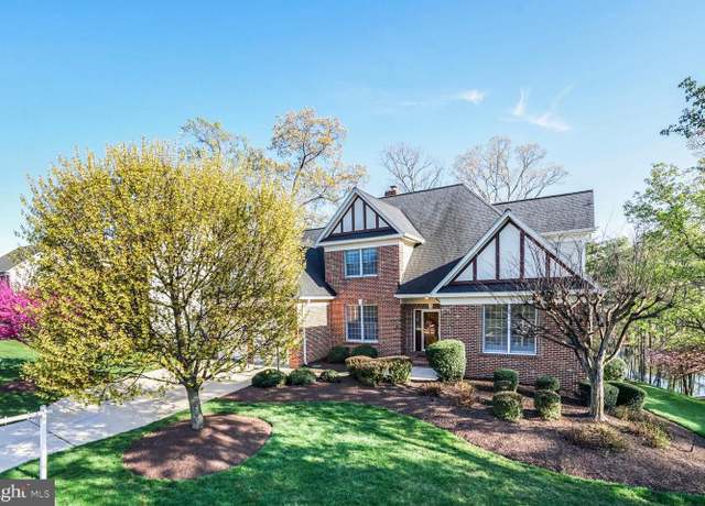 Property at 6211 Woodland Lake Dr, Alexandria, VA 22310, 4 beds, 4.5 baths