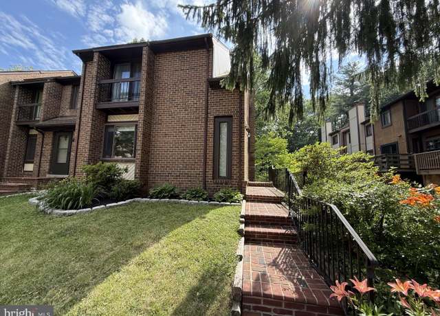 Property at 5818 Jacksons Oak Ct, Burke, VA 22015, 3 beds, 3.5 baths