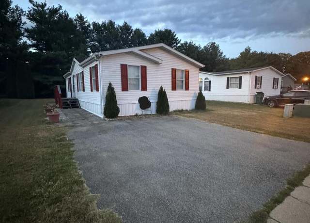 Property at 30 Manchester Dr, Charles Town, WV 25414, 3 beds, 2 baths