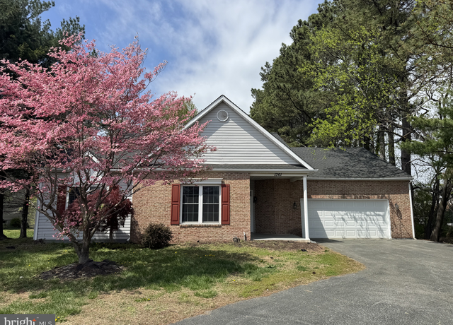 Property at 1361 W North St, Dover, DE 19904, 3 beds, 2.5 baths
