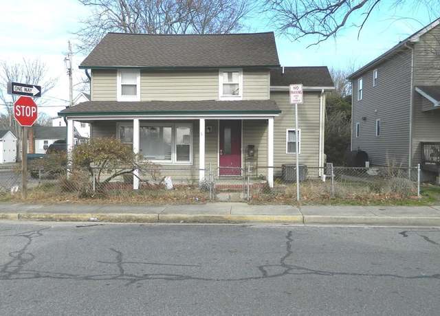 Property at 501 Lincoln St, Denton, MD 21629, 3 beds, 1.5 baths