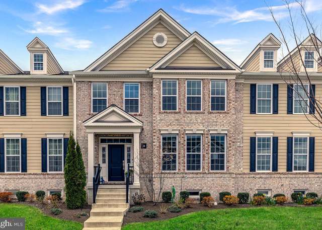Property at 18 Magpie Ln, Princeton, NJ 08540, 3 beds, 2.5 baths