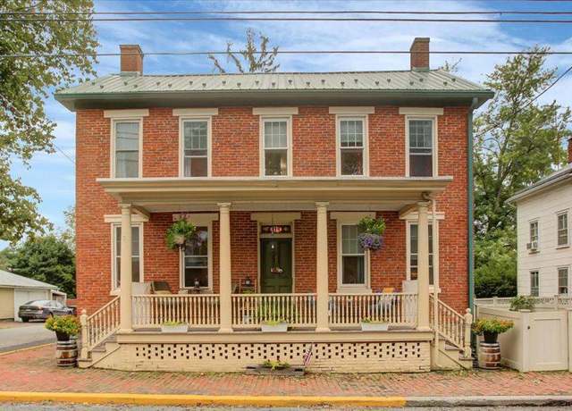Property at 118 E Main St, Fairfield, PA 17320, 3 beds, 1.5 baths