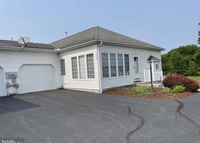Property at 2797 Meadow Dr, Gettysburg, PA 17325, 2 beds, 2 baths