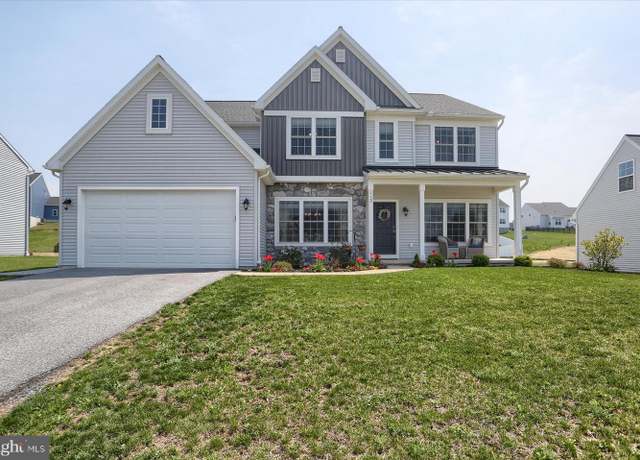 Property at 112 Blue Mountain Blvd, Carlisle, PA 17013, 5 beds, 3 baths