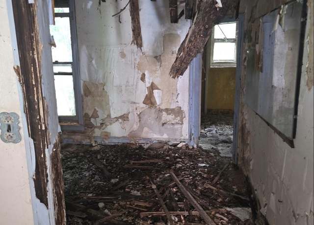Property at 1714 S Yewdall St, Philadelphia, PA 19143, 3 beds, 1 bath