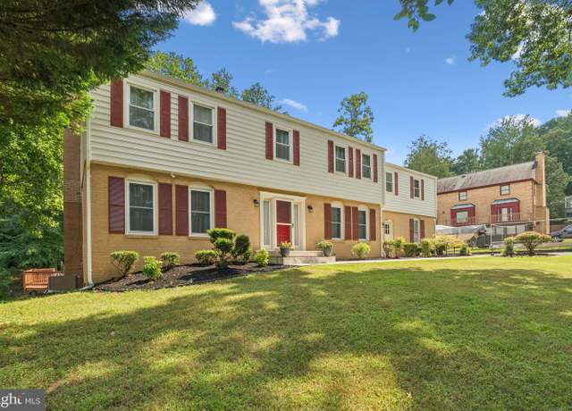 Property at 3147 Lookout Point Ct, Triangle, VA 22172, 5 beds, 3.5 baths