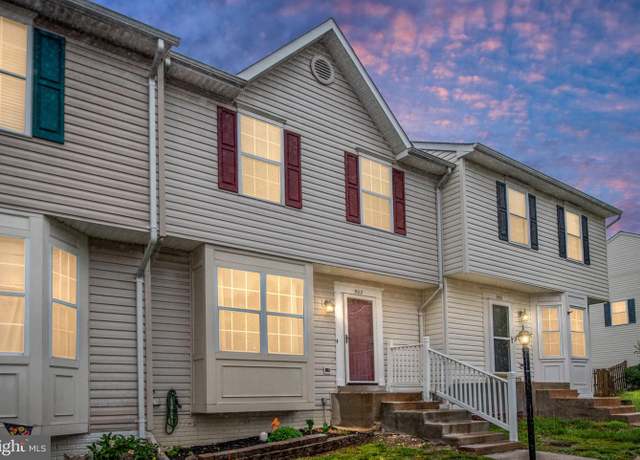 Property at 902 Kings Crest Dr, Stafford, VA 22554, 3 beds, 3.5 baths