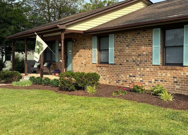 Property at 817 Maple Ave, Waynesboro, VA 22980, 3 beds, 2 baths