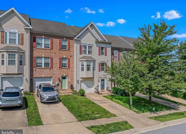 Property at 104 Raphael Ct, Martinsburg, WV 25403, 3 beds, 3.5 baths