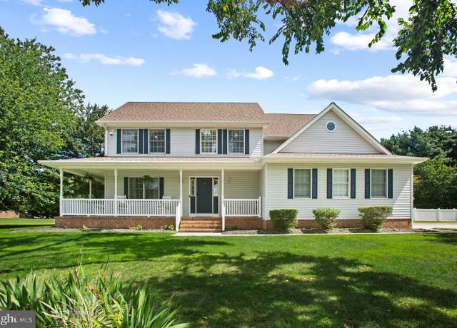 Property at 200 Meadow Dr, Dover, DE 19904, 4 beds, 3 baths