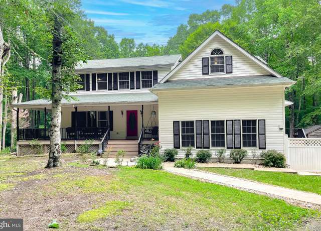 Property at 41920 Clover Hill Ct, Hollywood, MD 20636, 5 beds, 3.5 baths