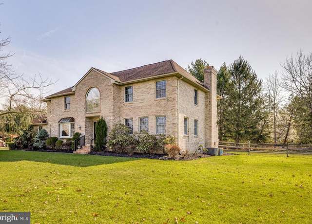 Property at 4 Meadowview Dr, Shamong, NJ 08088, 4 beds, 2.5 baths
