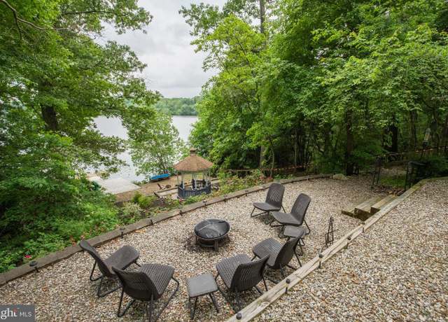 Property at 59 Sunset Lake Rd, Bridgeton, NJ 08302, 3 beds, 2 baths