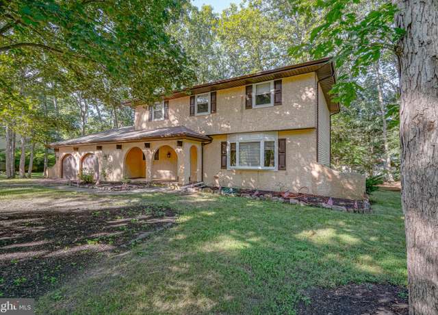 Property at 12 Washburne Ave, Berlin, NJ 08009, 4 beds, 2.5 baths