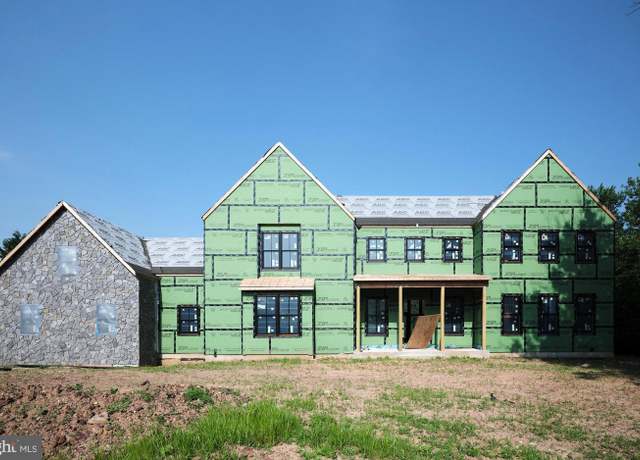 Property at 6 Madison Ave, Pennington, NJ 08534, 5 beds, 4.5 baths