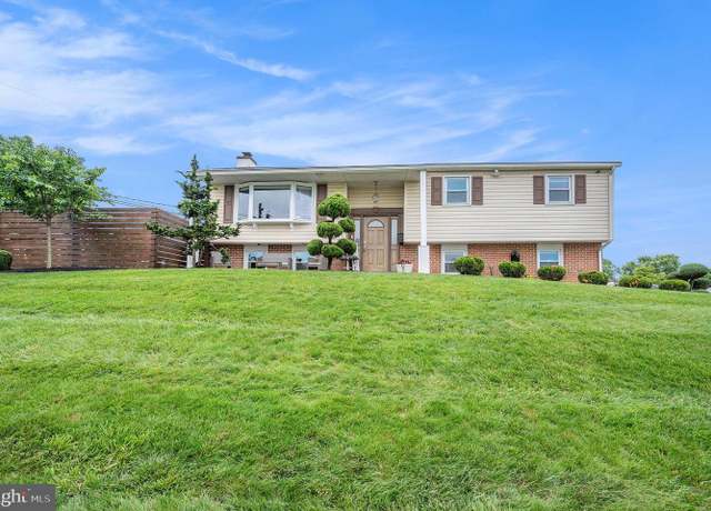 Property at 600 E 4th St, Birdsboro, PA 19508, 4 beds, 2 baths