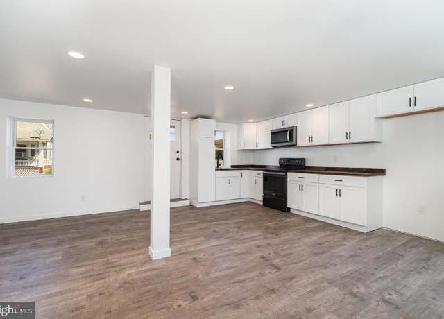 Property at 119 Market St, Halifax, PA 17032, 2 beds, 1 bath