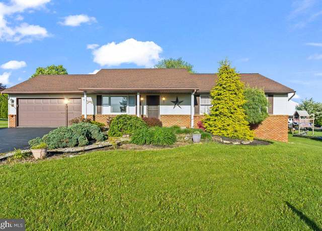 Property at 10 Fernwood Dr, Myerstown, PA 17067, 3 beds, 2.5 baths