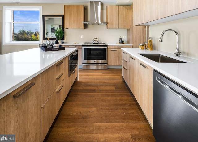 Property at 1102 South Highland St #3, Arlington, VA 22204, 3 beds, 2.5 baths