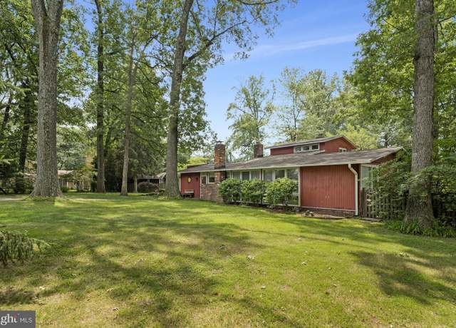Property at 8615 Acorn Cir, Vienna, VA 22180, 4 beds, 2.5 baths