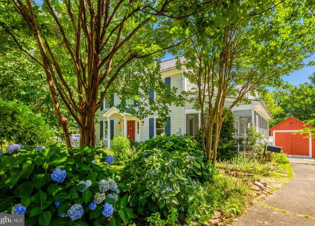 Property at 1012 Grant St, Herndon, VA 20170, 3 beds, 3 baths