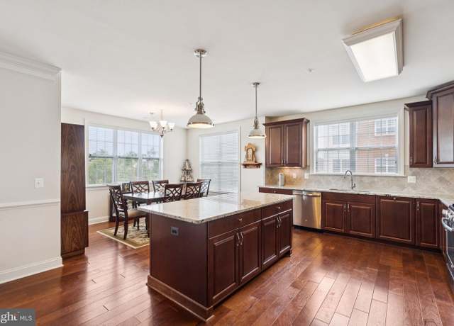 Property at 44589 York Crest Ter #200, Ashburn, VA 20147, 3 beds, 2 baths